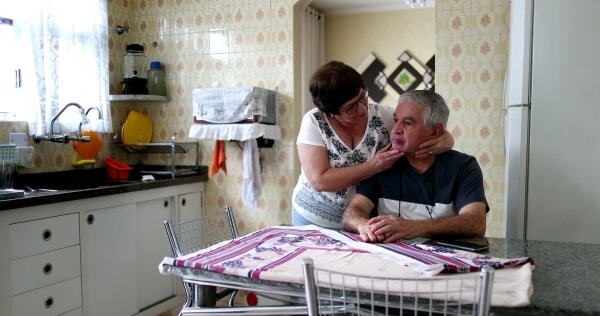Arthur Caplan Backs Advance Directives to Refuse Spoon-Feeding in Dementia Care