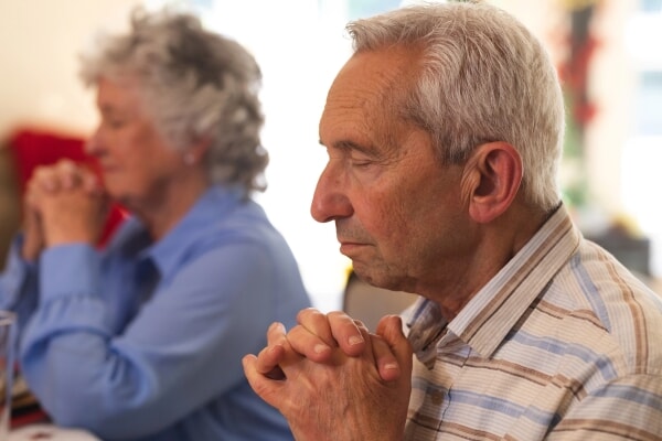 How Spiritual Practices Support Healthy Aging —What to Watch Out For