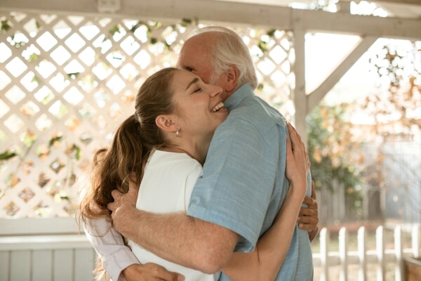 How to Bring Comfort When Visiting Your Loved One in Assisted Living or Nursing Care
